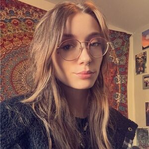 Meet your Posher, Jade